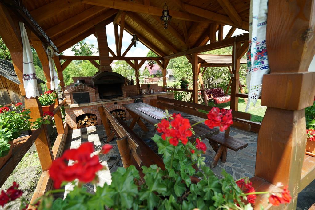 Отель Casa Bunicii Мойсей Экстерьер фото
