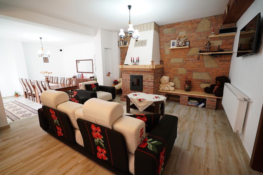 Отель Casa Bunicii Мойсей Экстерьер фото
