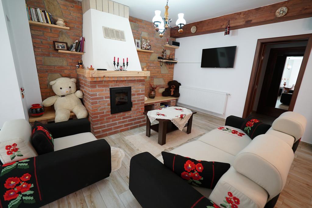 Отель Casa Bunicii Мойсей Экстерьер фото
