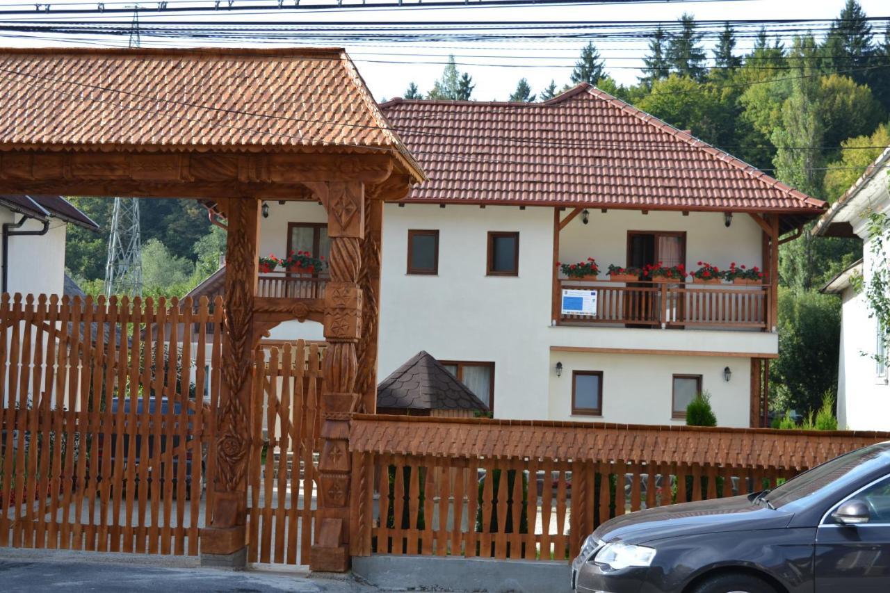 Отель Casa Bunicii Мойсей Экстерьер фото