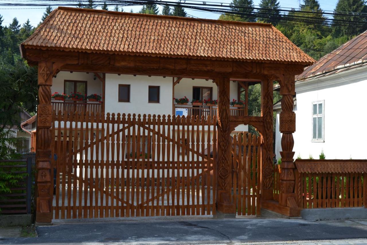 Отель Casa Bunicii Мойсей Экстерьер фото